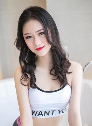 Syra Mariz, Asian Beauty With An Irresistible Body